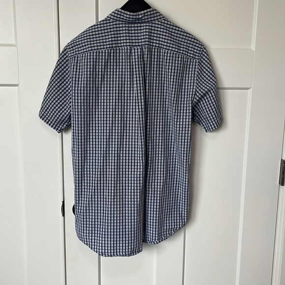 Men’s short sleeved button down Nautica size Medium sailboat logo on pocket - Picture 4 of 5